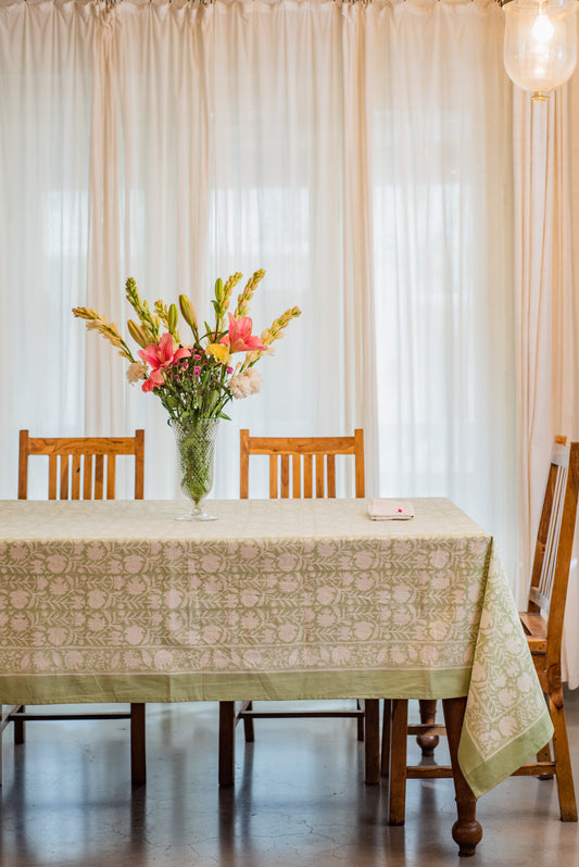 Cloves Garden Tablecloth