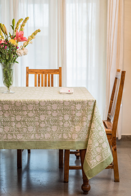 Cloves Garden Tablecloth
